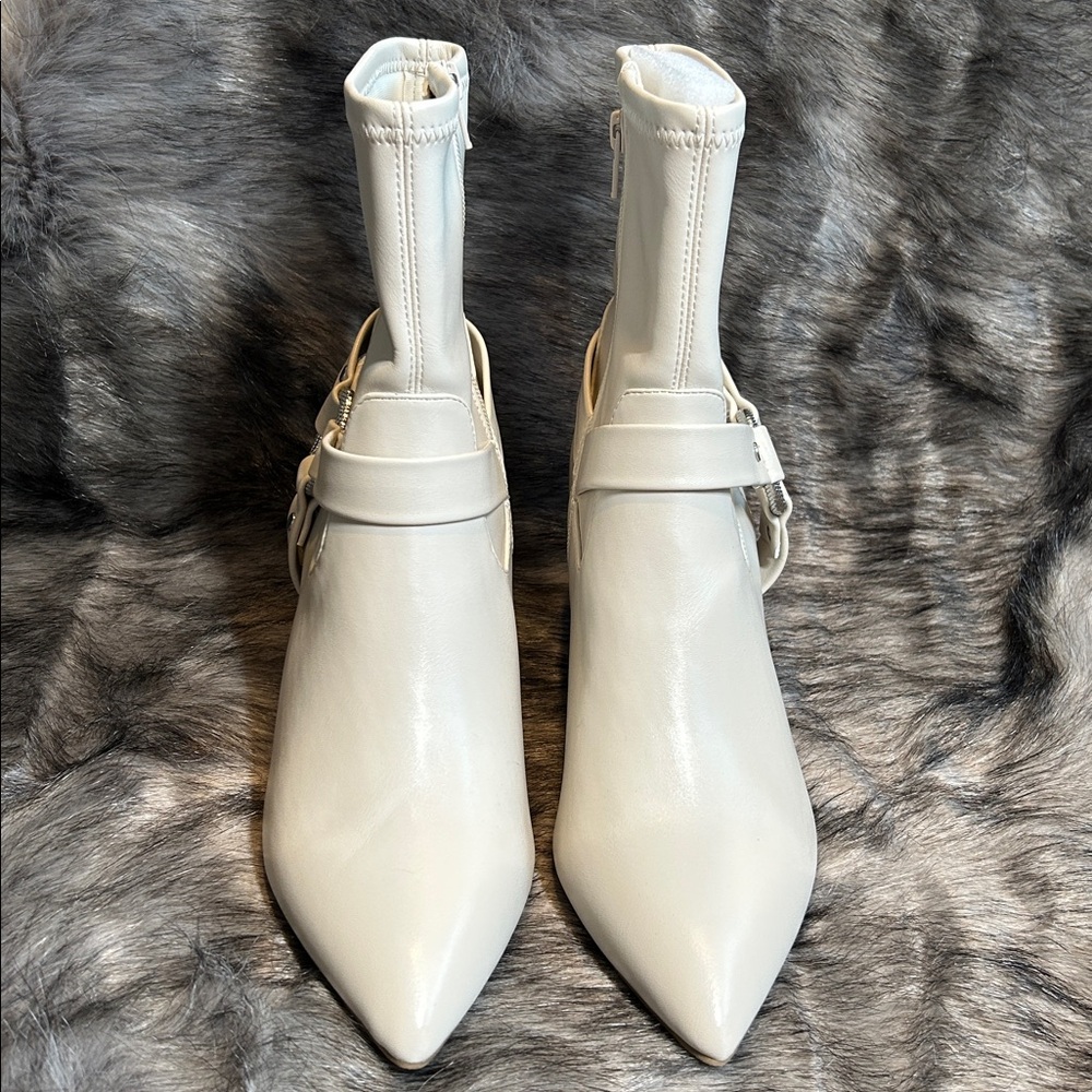 NEW Dolce Vita Gavani Pointed Toe Heeled Bootie Ivory Women’s 9.5 - Picture 4 of 11